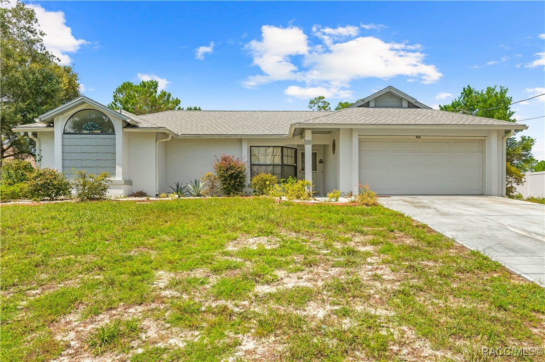 7041 Ovenbird Road, Weeki Wachee, Florida image 1