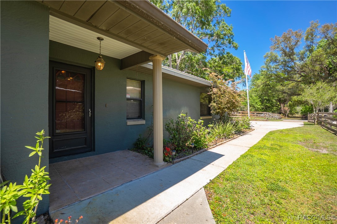 28330 Peterson Camp Road, Brooksville, Florida image 5