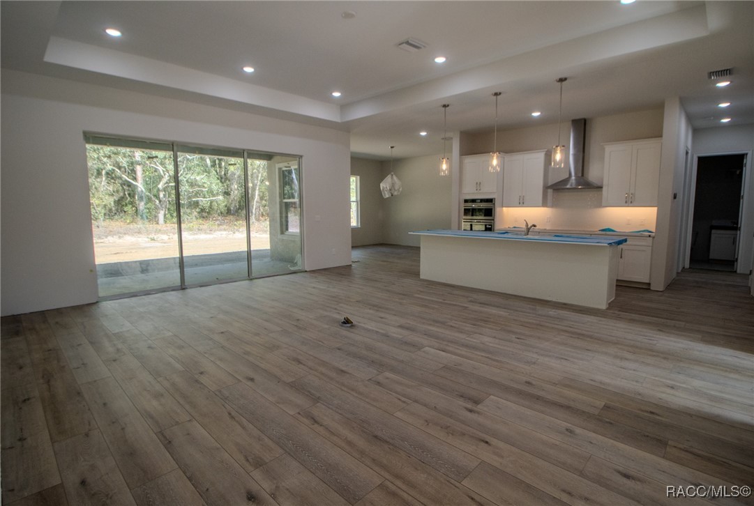 2915 W Goldenrod Drive