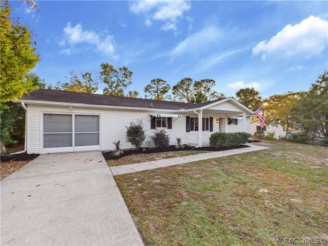 Homes For Sale - 8430 SW 105th Place<br/> Ocala, FL 34481