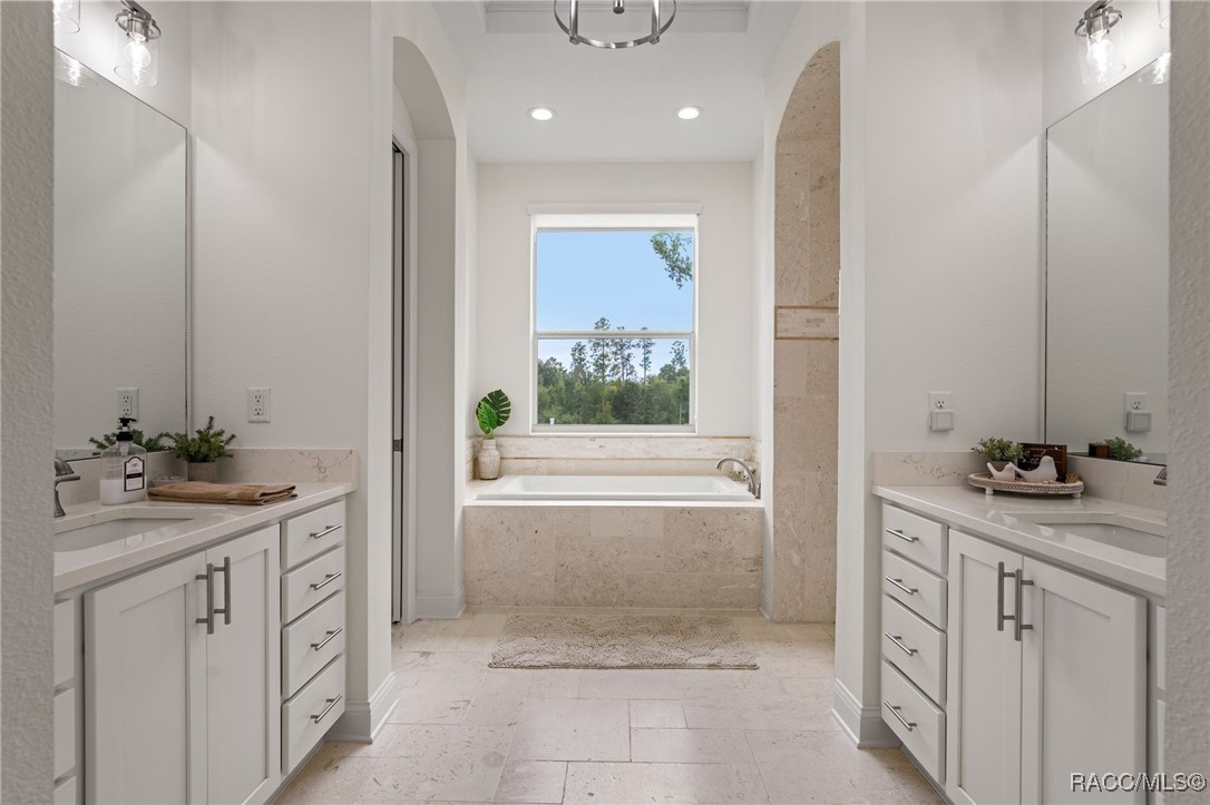Homosassa, Florida, 34446, United States, 4 Bedrooms Bedrooms, ,4 BathroomsBathrooms,Residential,Active,1909872