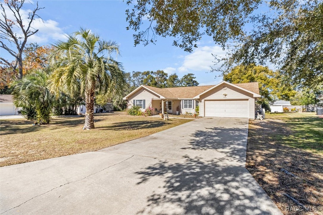 2450 N Brentwood Circle, Lecanto, Florida image 3