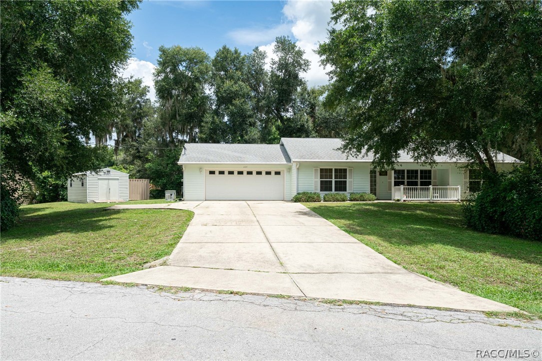 6105 N Bayfront Drive, Hernando, Florida image 2