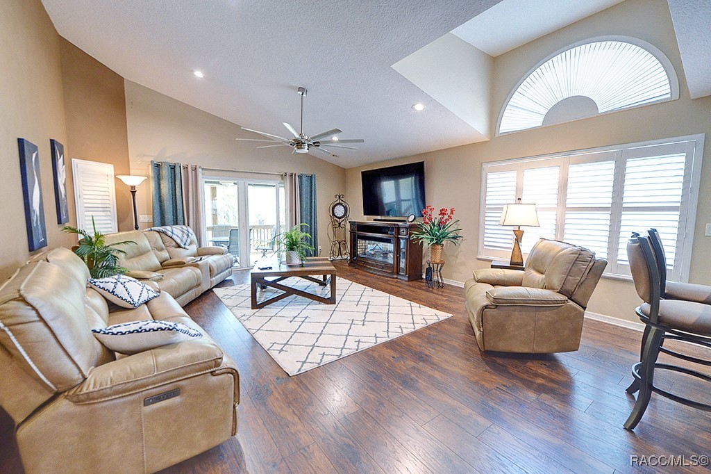 11938 W Blue Bayou Court #331, Crystal River, New York image 11