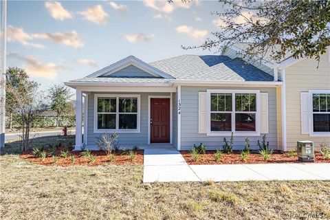 Homes For Sale - 1324 Cottage Circle<br/> Tavares, FL 32778