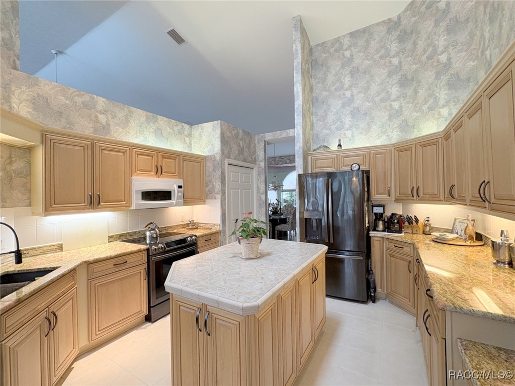 1 Deerwood Drive, Homosassa, Florida image 14