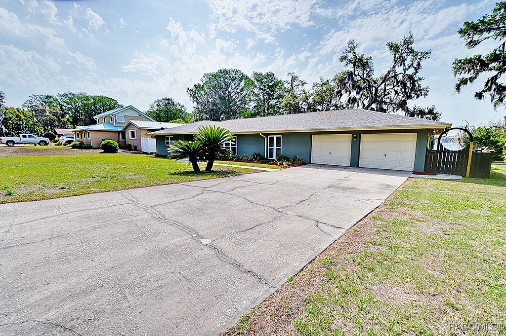 97 S Hunting Lodge Drive, Inverness, Florida image 4