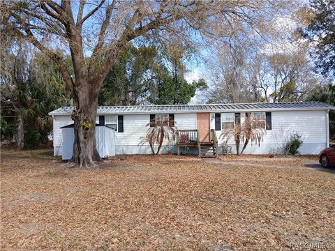 Townhouse For Sale - 10429 E Victory Lane<br/> Inverness, FL 34450