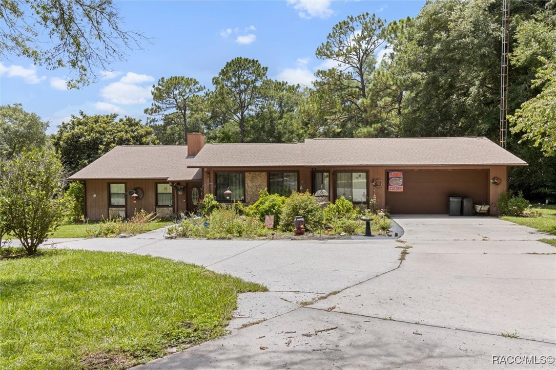 1738 N Crooked Branch Drive, Lecanto, Florida image 2