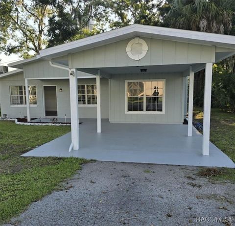 A home in Chiefland