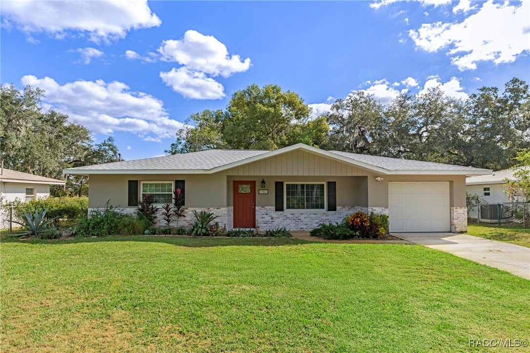 9302 E Redwood Place, Inverness, Florida image 2