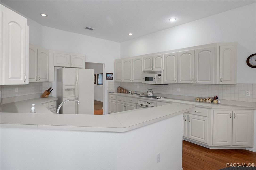 6 Oak Village Boulevard, Homosassa, New York image 14