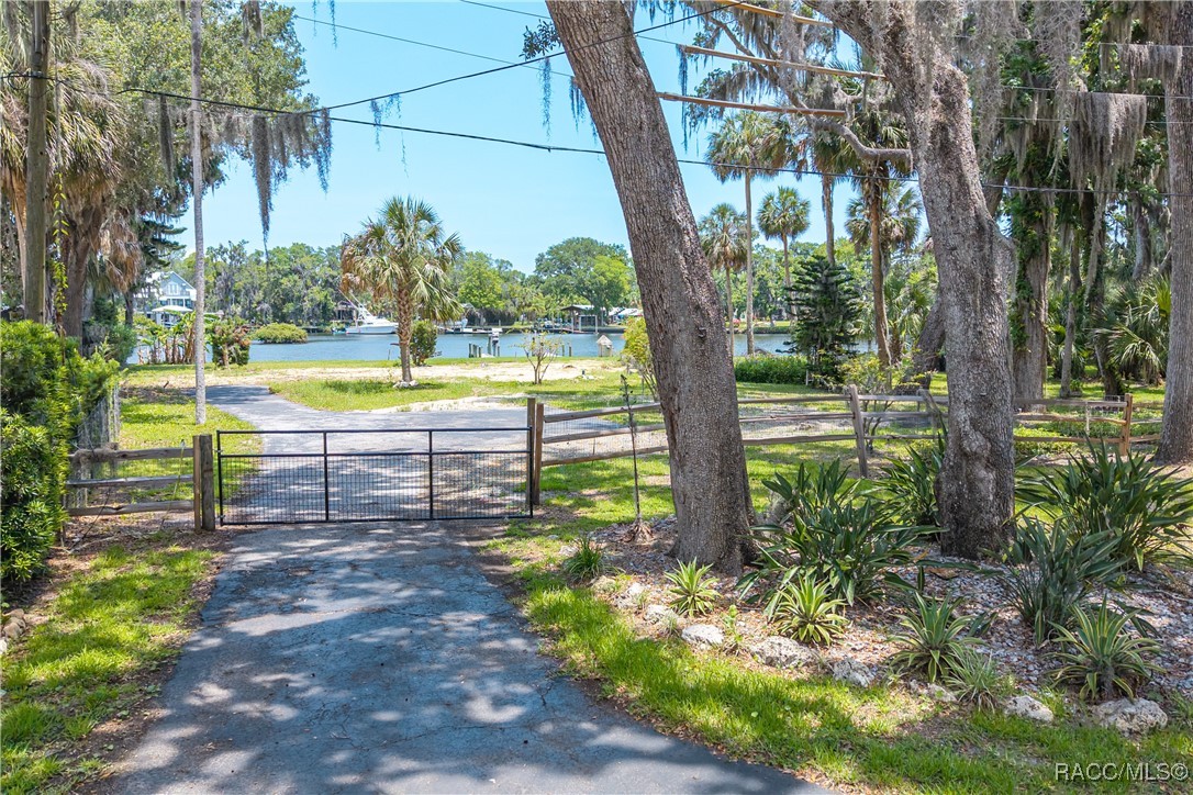 381 NW Magnolia Circle, Crystal River, Florida image 6
