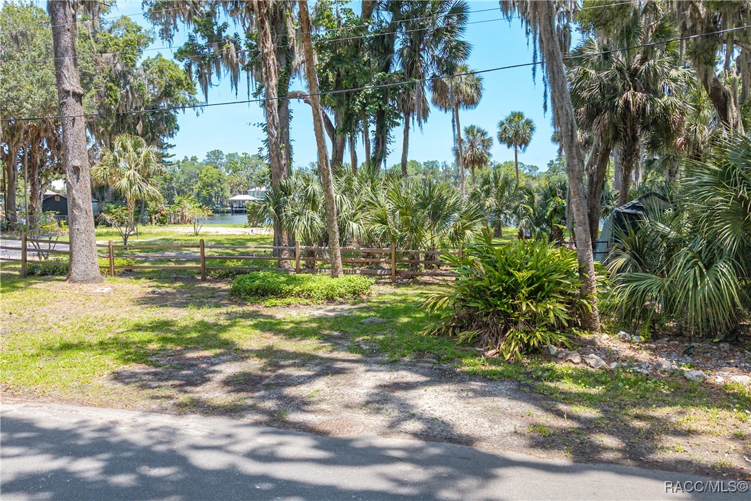 381 NW Magnolia Circle