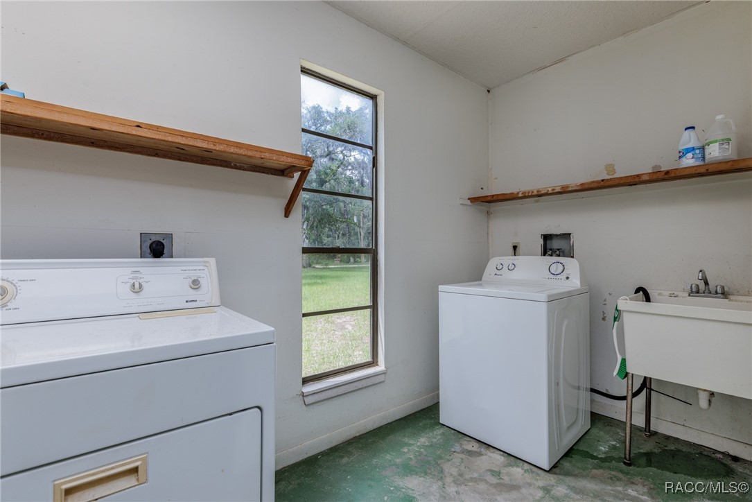 10169 W Tom Mason Drive, Crystal River, New York image 21