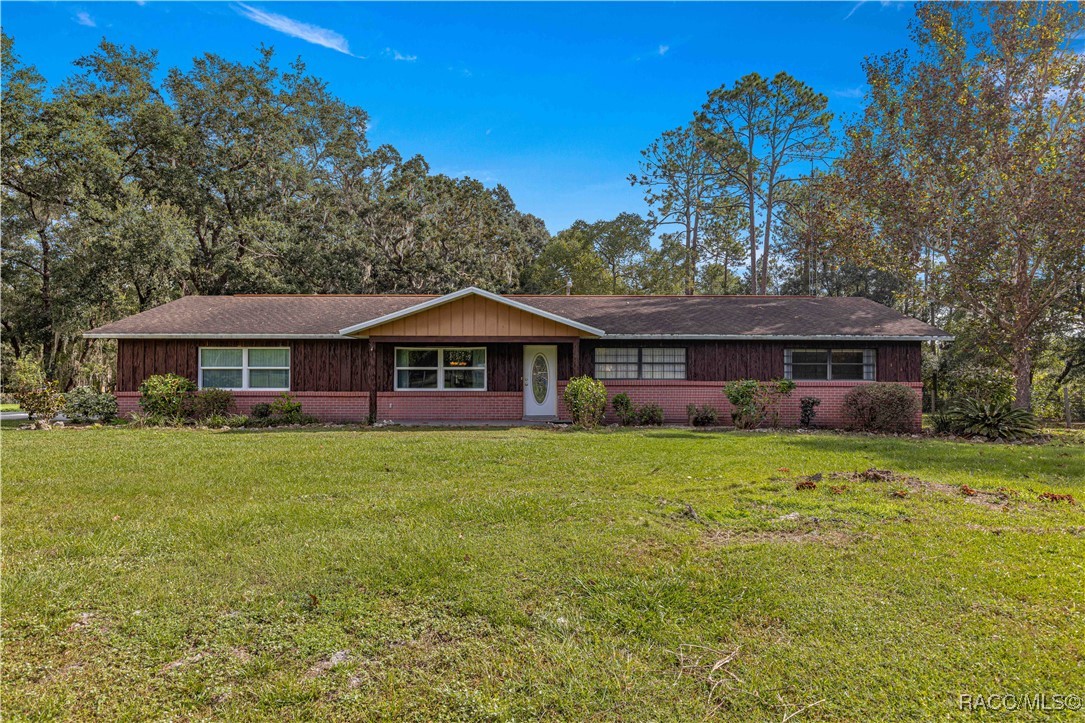 10861 SE 108th Terrace Road, Belleview, Florida image 2