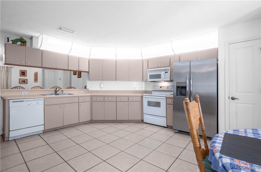 1805 S Overview Drive, Lecanto, Florida image 11