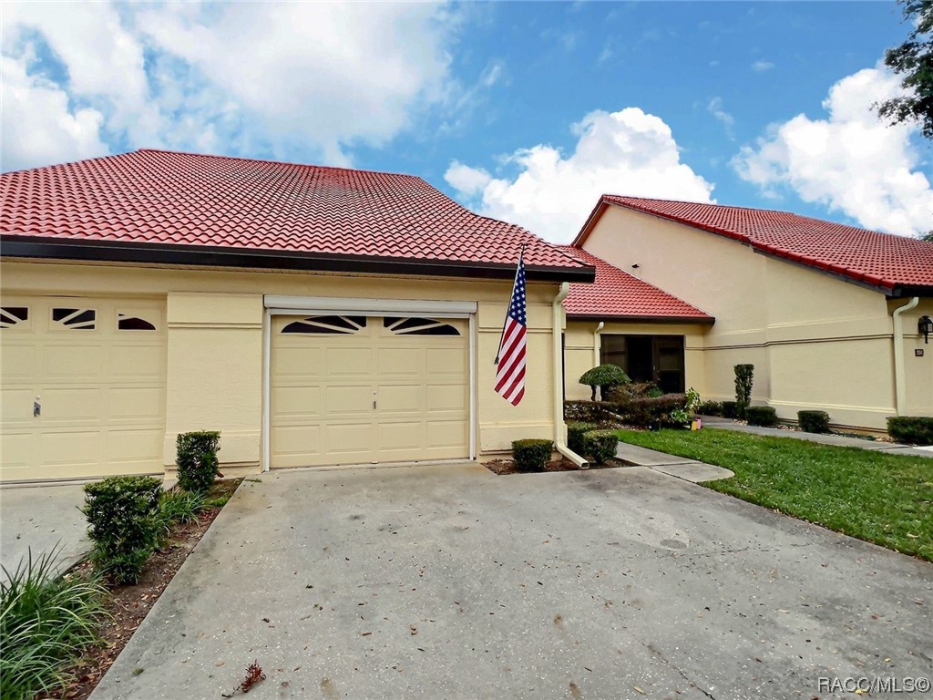 2058 Forest Drive, Inverness, Florida image 2