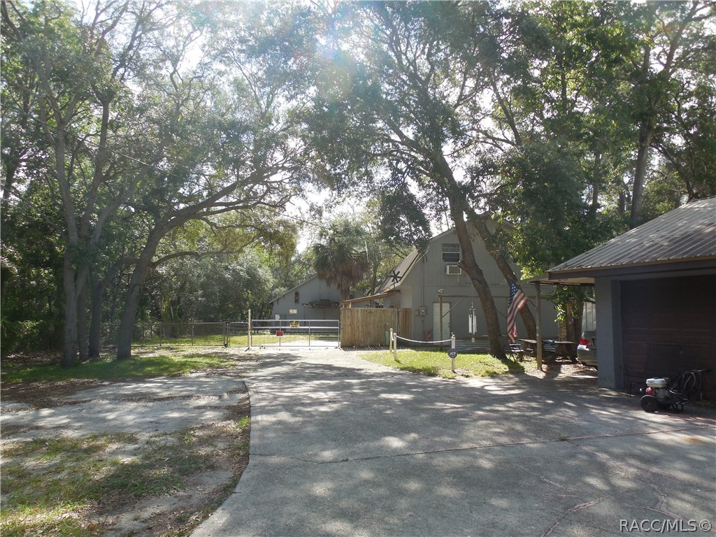5825 S Bob White Drive