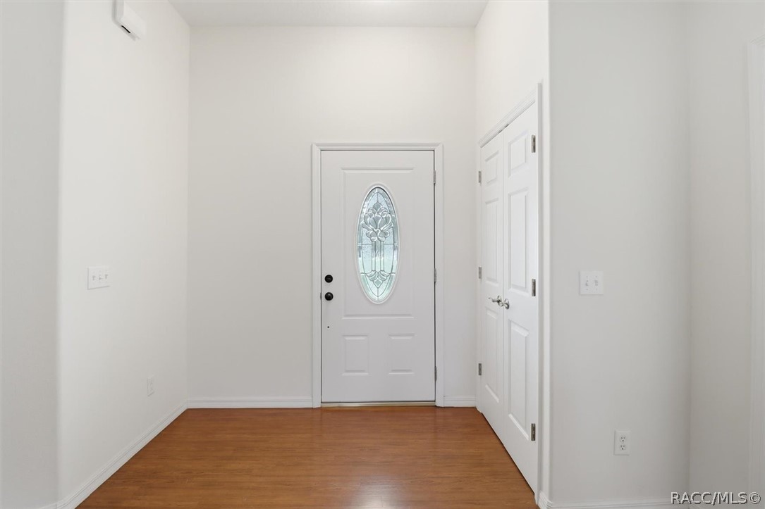 6347 N Myaka Avenue