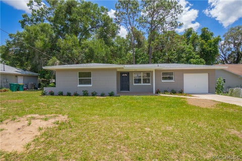 Homes For Sale - 415 Poplar Street<br/> Inverness, FL 34452