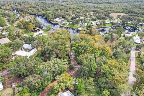 A home in Yankeetown