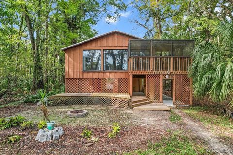 A home in Yankeetown