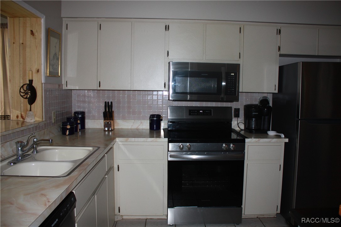 2001 W Belgrade Drive, Citrus Springs, Florida image 9