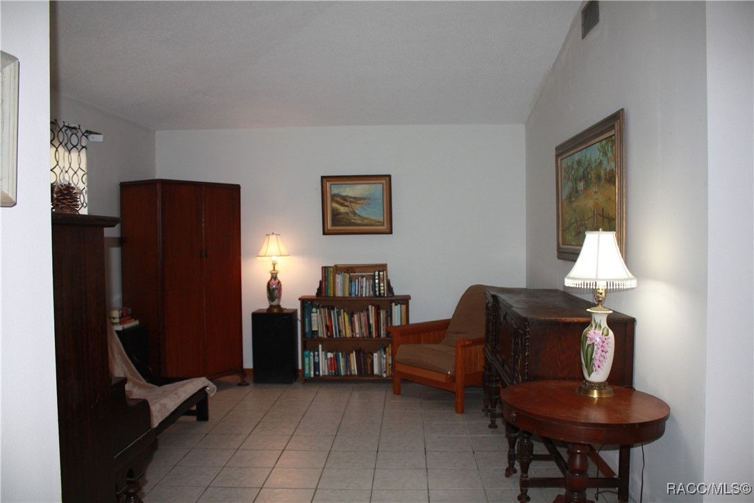 2001 W Belgrade Drive, Citrus Springs, Florida image 5