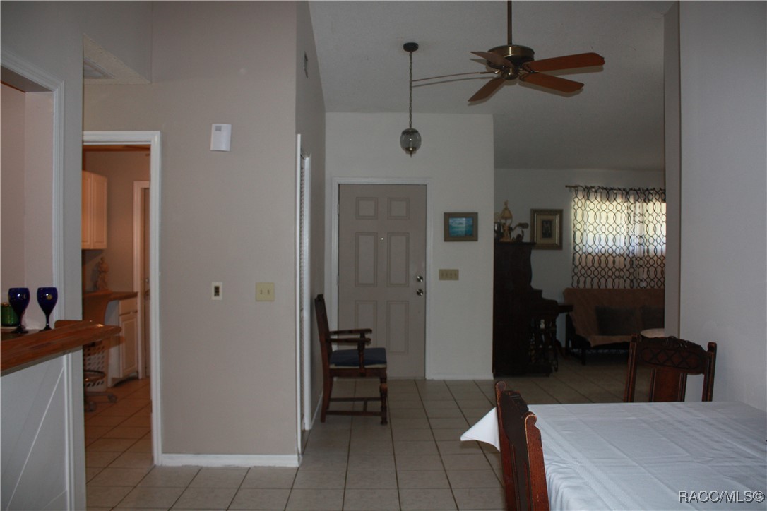 2001 W Belgrade Drive, Citrus Springs, Florida image 3