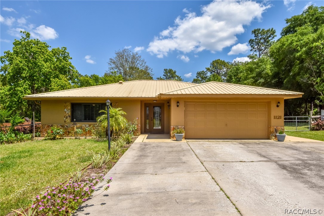 1121 N Greentree Terrace, Lecanto, Florida image 2