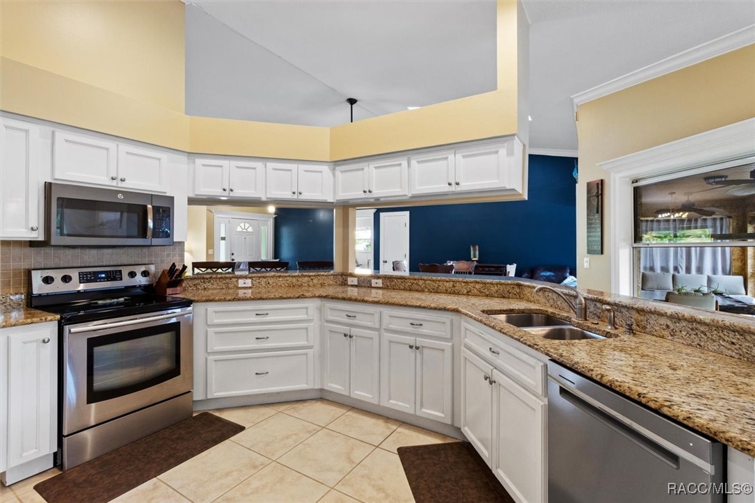 1203 SE 3rd Avenue, Crystal River, New York image 9
