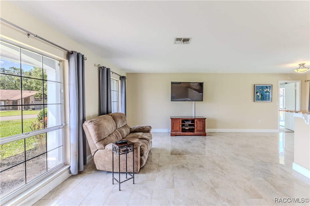 12191 Monarco Lane, Spring Hill, New York image 10