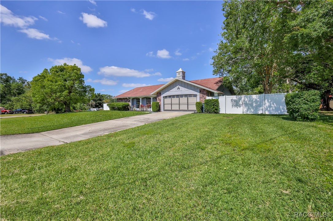 12191 Monarco Lane, Spring Hill, New York image 6