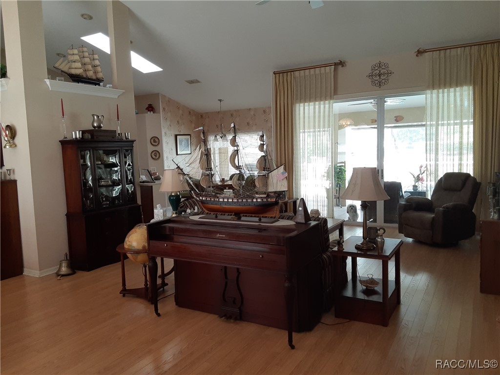 1492 E Monopoly Loop, Inverness, Florida image 9