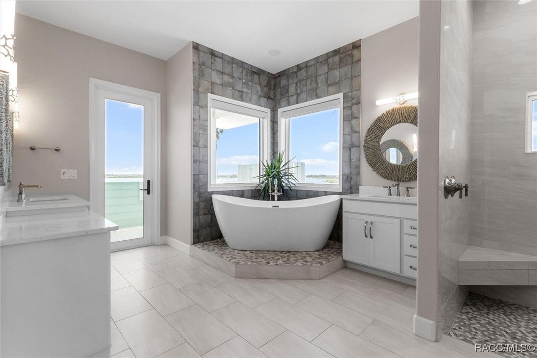 12010 W Bayshore Drive, Crystal River, Florida image 37