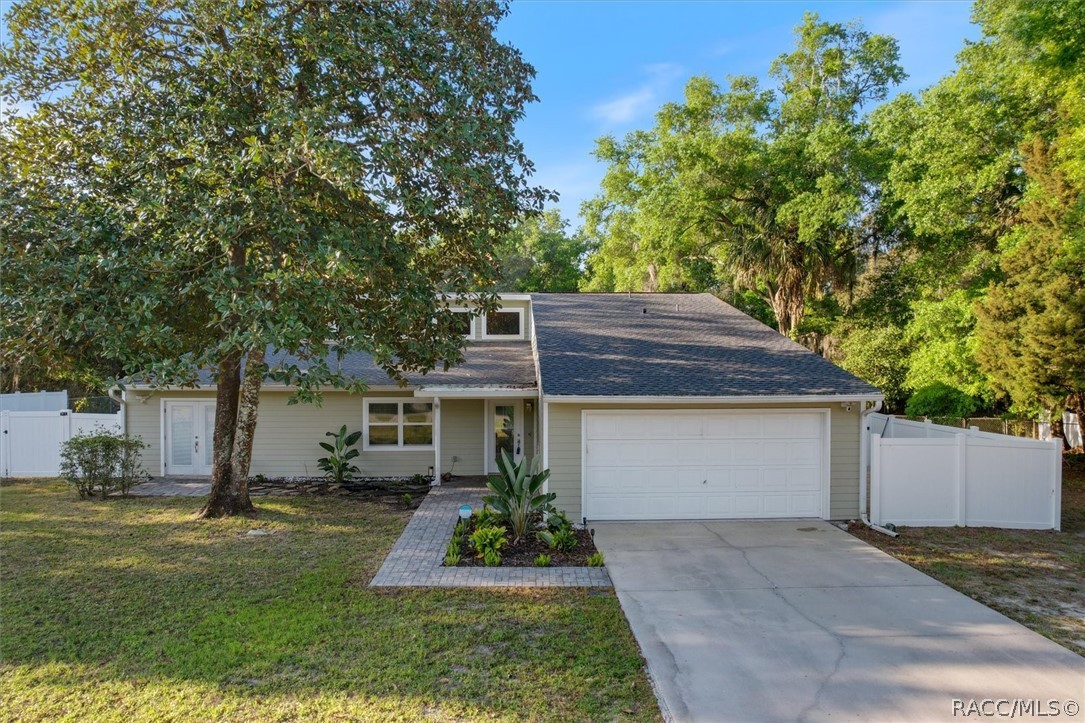 6404 W 7 Rivers Drive, Crystal River, Florida image 3