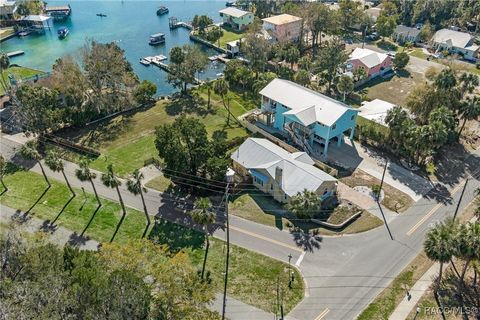 222 NE 2nd Court Crystal River FL 34429