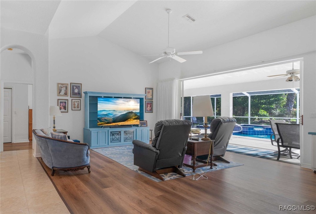1 Milbark Court N