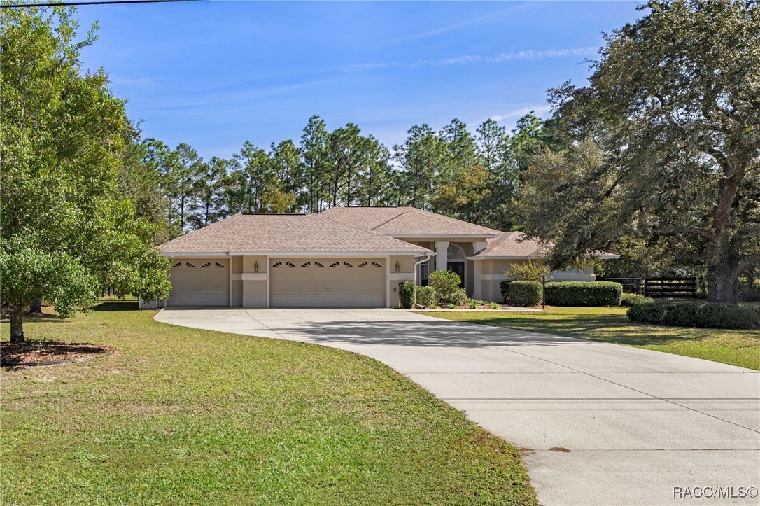 5527 N Sierra Terrace