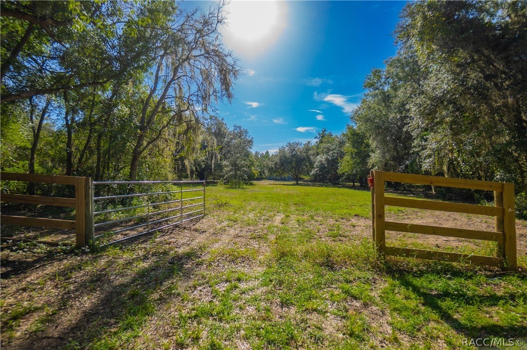 8929 E Floral Park Drive