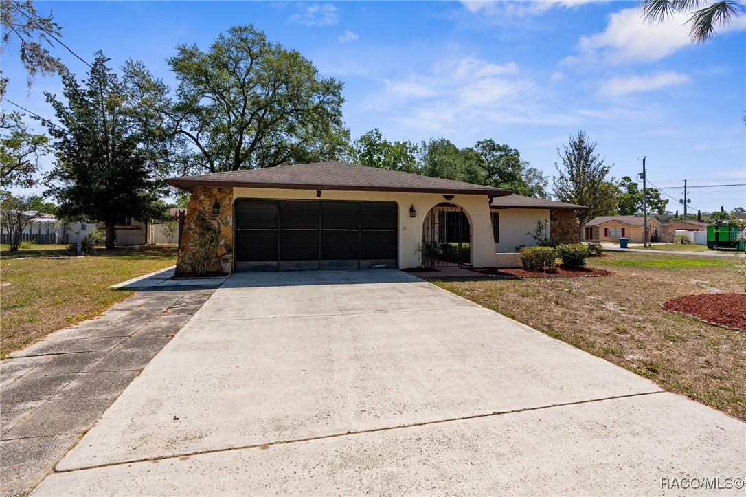 2072 Maguire Avenue, Spring Hill, Florida image 38