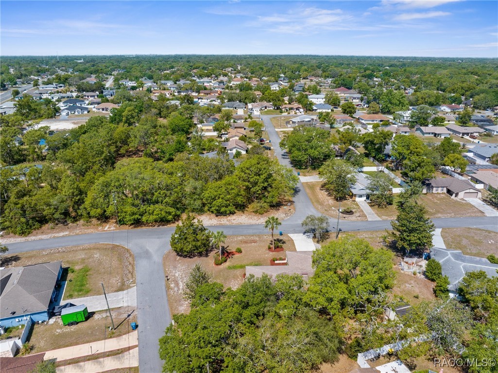 2072 Maguire Avenue, Spring Hill, Florida image 37