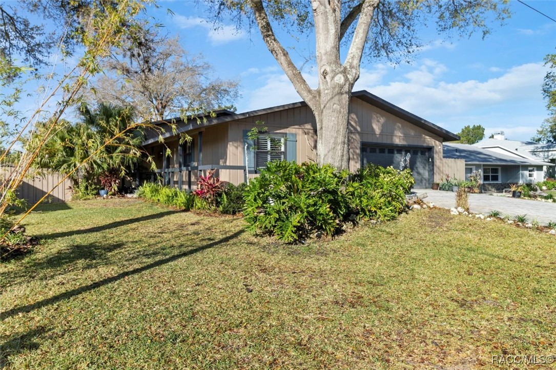 11590 W Waterway Drive, Homosassa, New York image 8