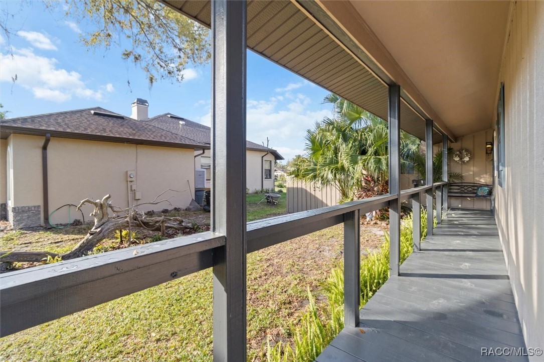 11590 W Waterway Drive, Homosassa, New York image 10
