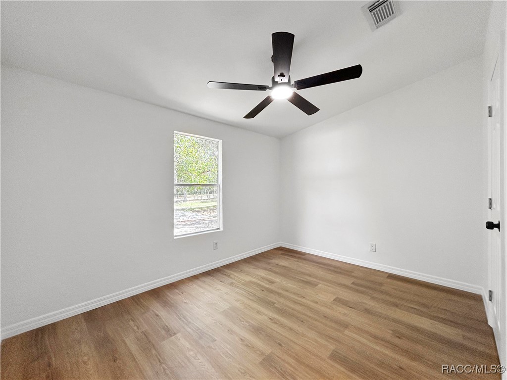 18801 Akins Drive, Spring Hill, New York image 12