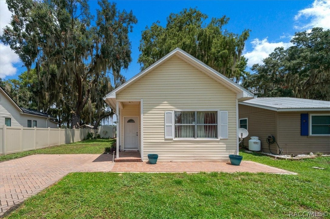 506 Lake Street