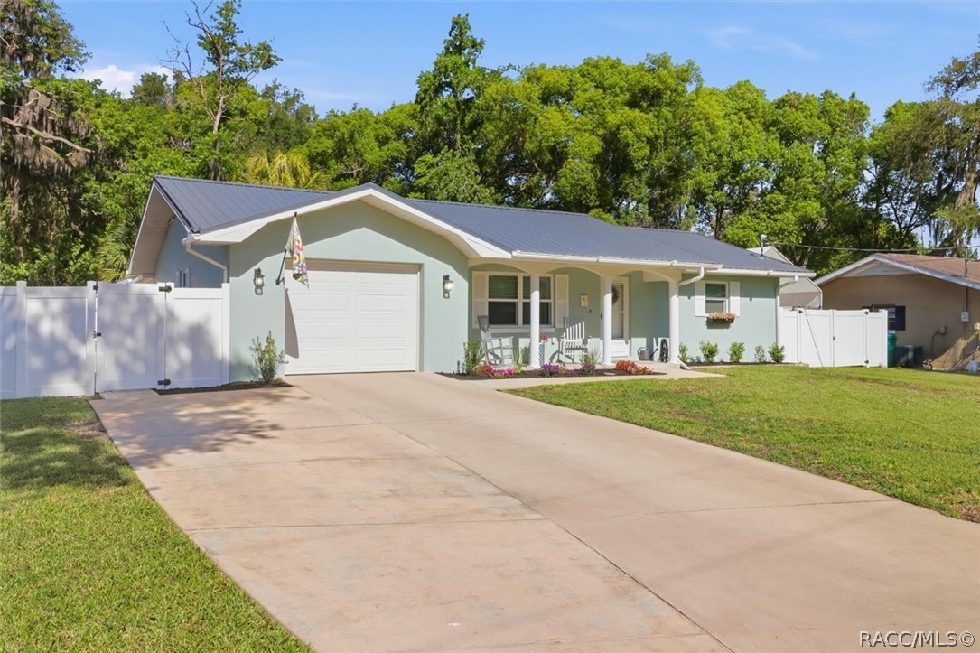 1104 Lakeshore Drive
