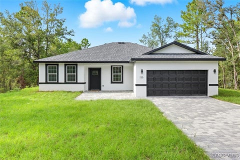 Homes For Sale - 225 W Diego Place<br/> Citrus Springs, FL 34434
