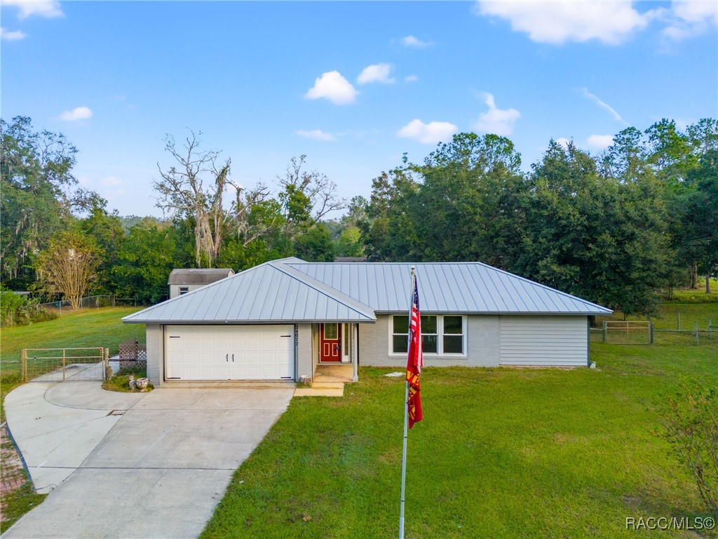 24077 Martin Drive, Brooksville, Florida image 2